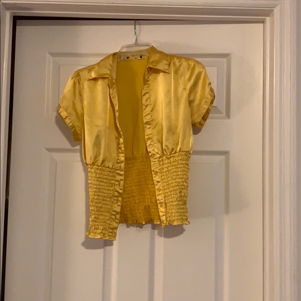 🌼🍁Yellow Satin Scrunch Top🍁🌼